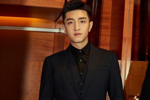 狗仔爆料陈哲远恋情视频,陈哲远恋情视频曝光，甜蜜互动引粉丝热议